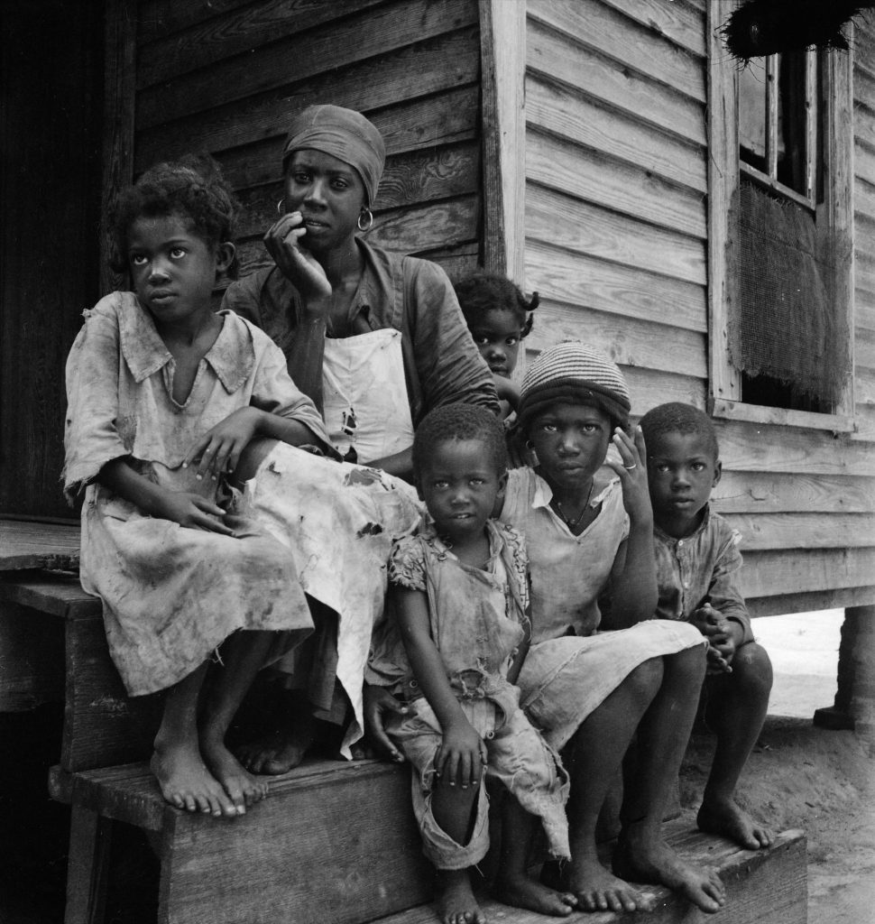 Iconic images displaying black poverty during World War 2.
