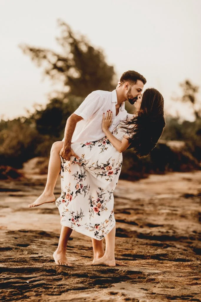 All our favourite couple poses in one guide 🫶🏻 #coupleposes #couplep... |  TikTok