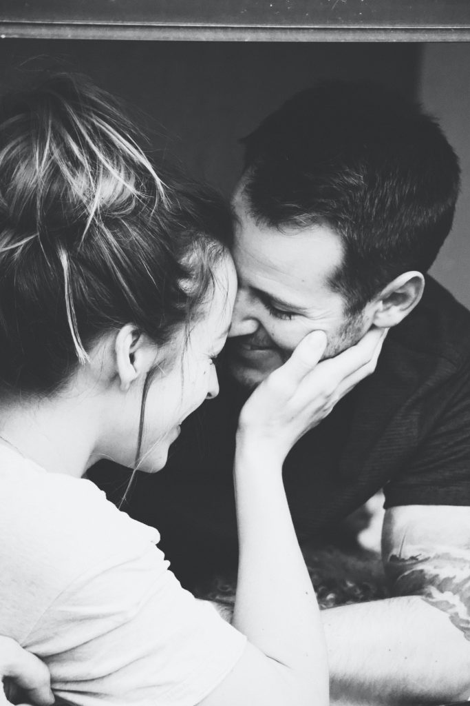 These 5 Photo Poses For Couples Are So Easy To Master